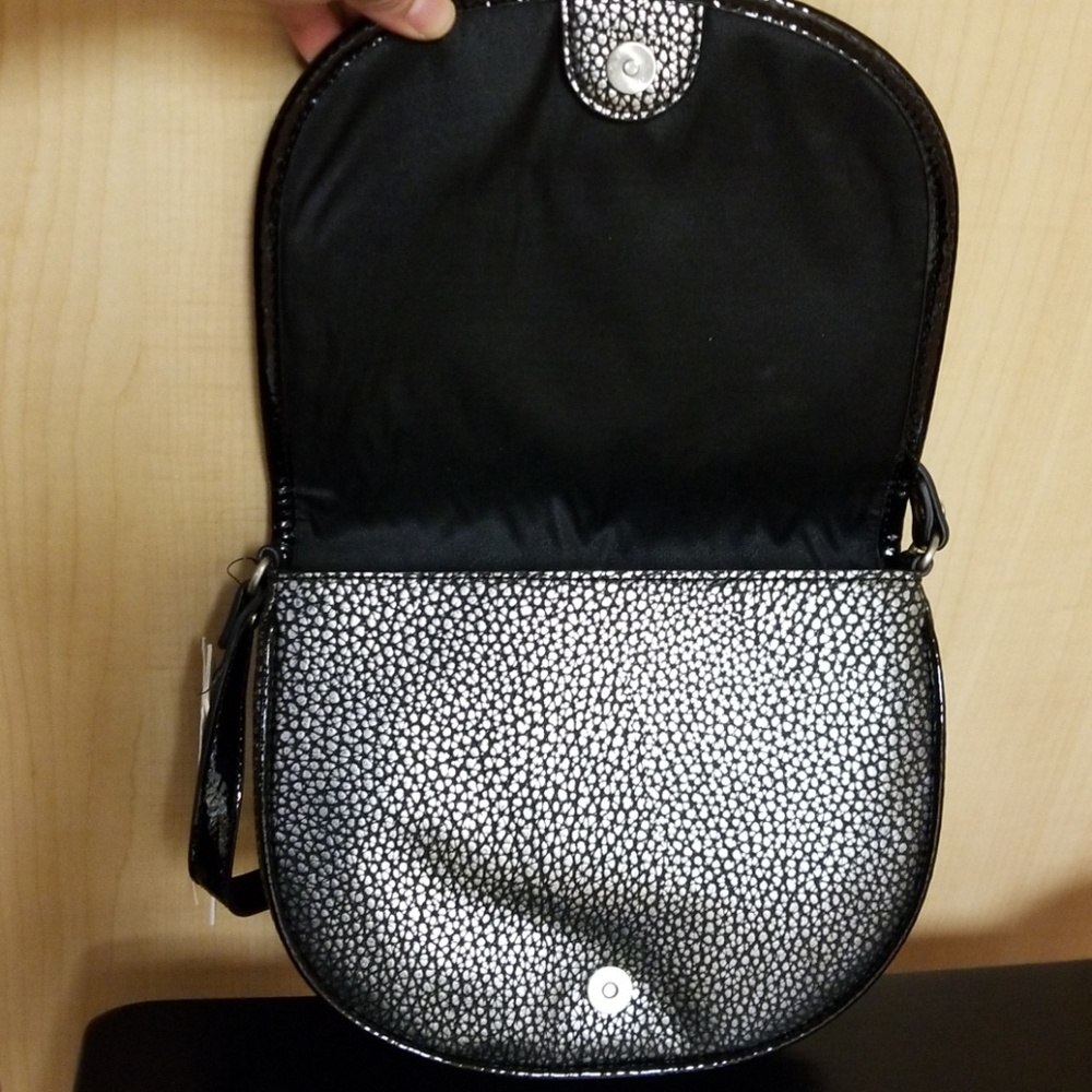 NWT Calvin Klein Silver Handbag. - Picture 5 of 6